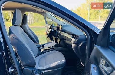 Позашляховик / Кросовер Ford Kuga 2021 в 