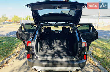 Позашляховик / Кросовер Ford Kuga 2021 в 