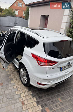 Позашляховик / Кросовер Ford Kuga 2016 в 