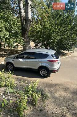 Внедорожник / Кроссовер Ford Kuga 2013 в 