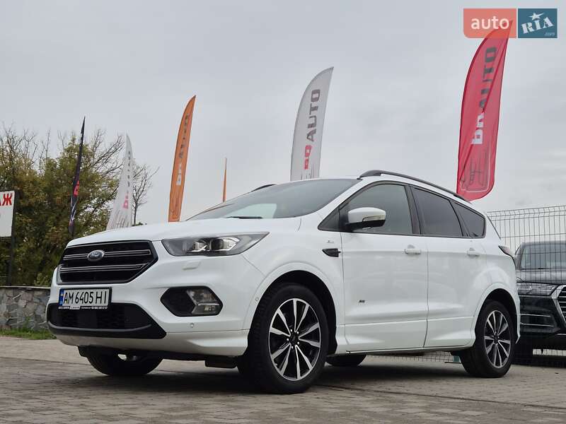 Внедорожник / Кроссовер Ford Kuga 2017 в Бердичеве