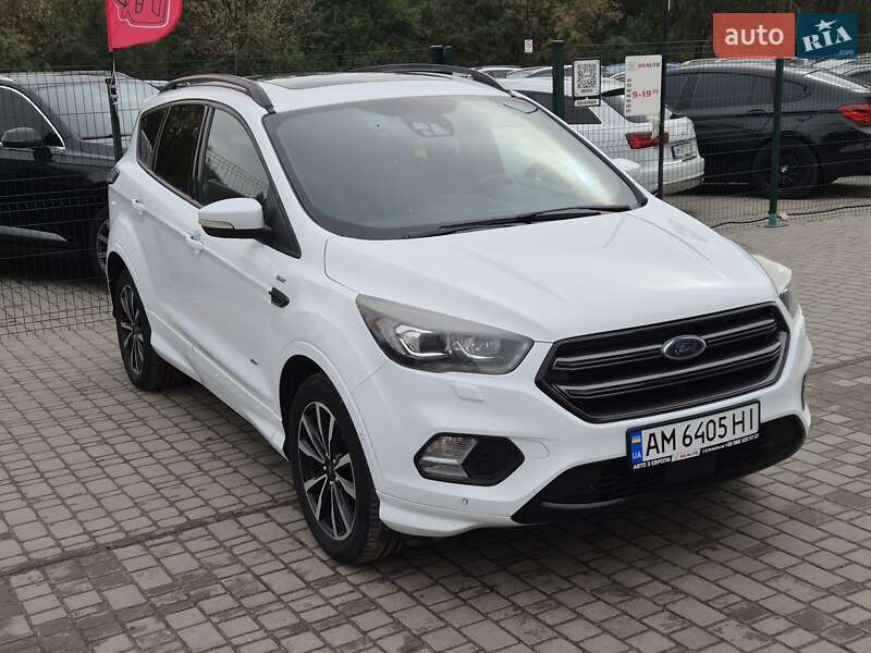 Внедорожник / Кроссовер Ford Kuga 2017 в Бердичеве