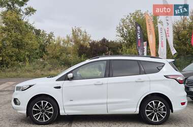 Внедорожник / Кроссовер Ford Kuga 2017 в 