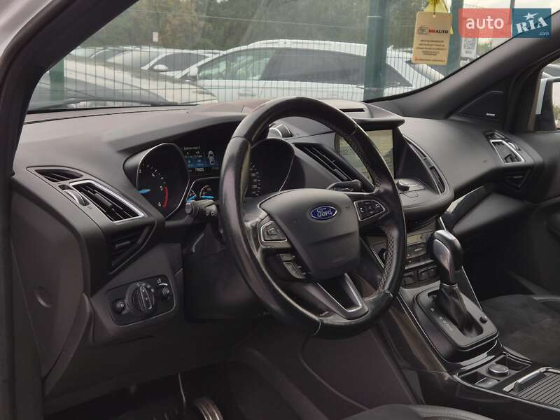Внедорожник / Кроссовер Ford Kuga 2017 в Бердичеве