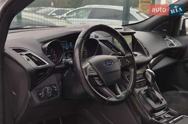 Внедорожник / Кроссовер Ford Kuga 2017 в 
