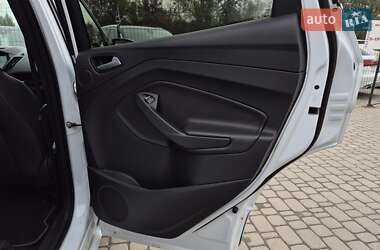 Внедорожник / Кроссовер Ford Kuga 2017 в 