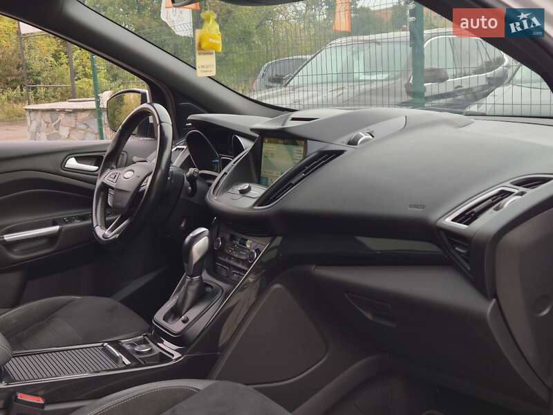 Внедорожник / Кроссовер Ford Kuga 2017 в Бердичеве
