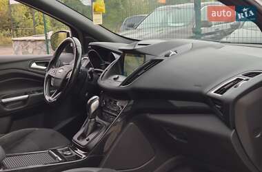 Внедорожник / Кроссовер Ford Kuga 2017 в 