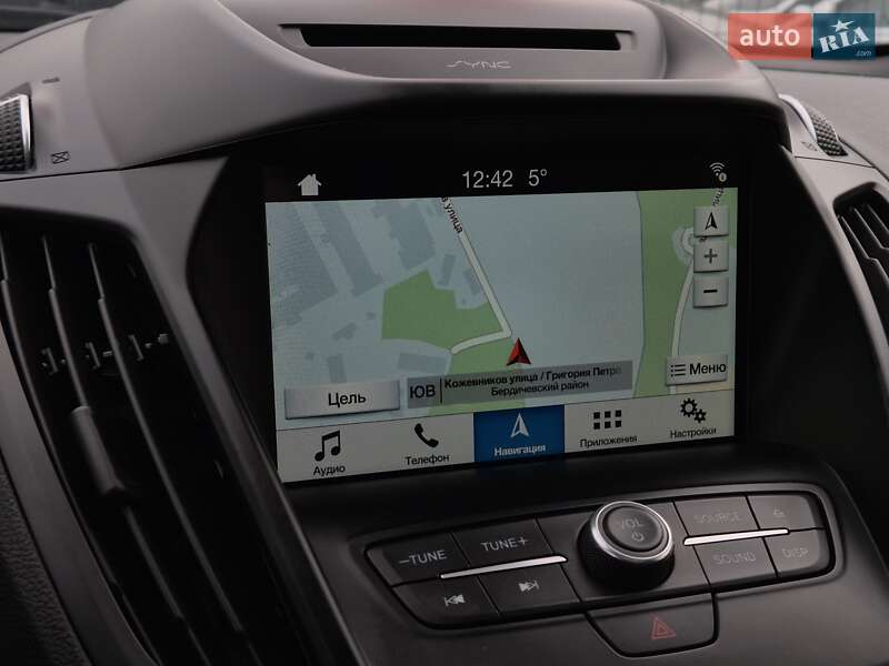 Внедорожник / Кроссовер Ford Kuga 2017 в Бердичеве