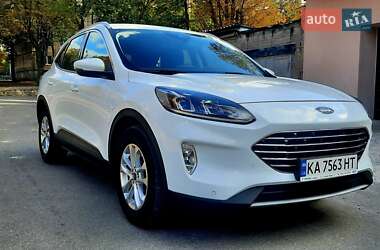 Позашляховик / Кросовер Ford Kuga 2021 в Харкові