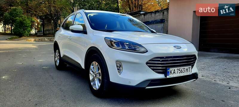 Внедорожник / Кроссовер Ford Kuga 2021 в Харькове