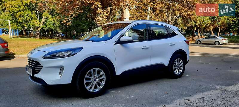 Внедорожник / Кроссовер Ford Kuga 2021 в Харькове