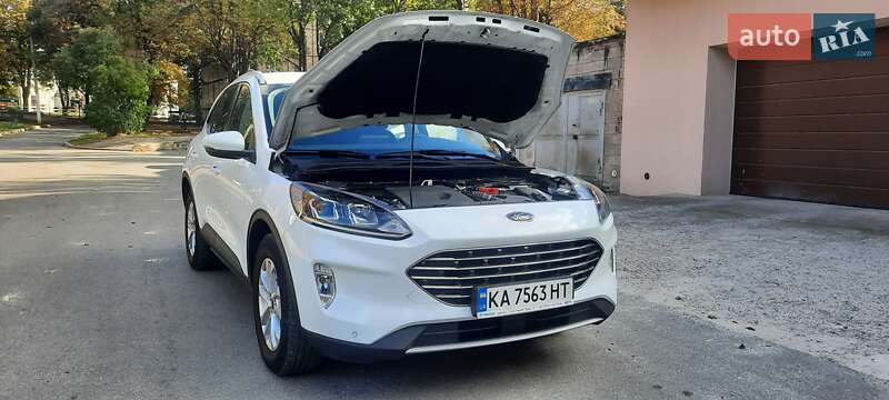 Внедорожник / Кроссовер Ford Kuga 2021 в Харькове