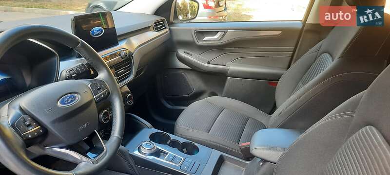 Внедорожник / Кроссовер Ford Kuga 2021 в Харькове