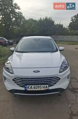 Внедорожник / Кроссовер Ford Kuga 2021 в 