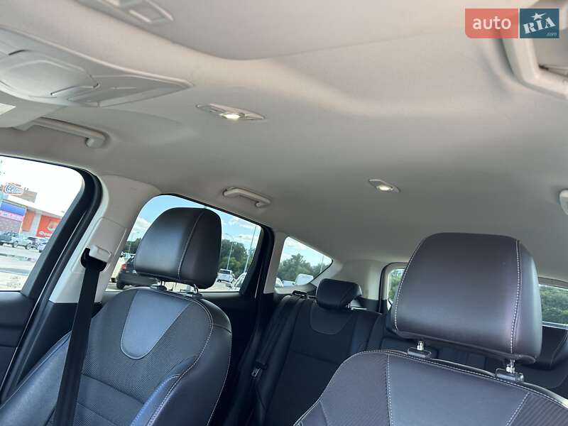 Позашляховик / Кросовер Ford Kuga 2014 в Києві