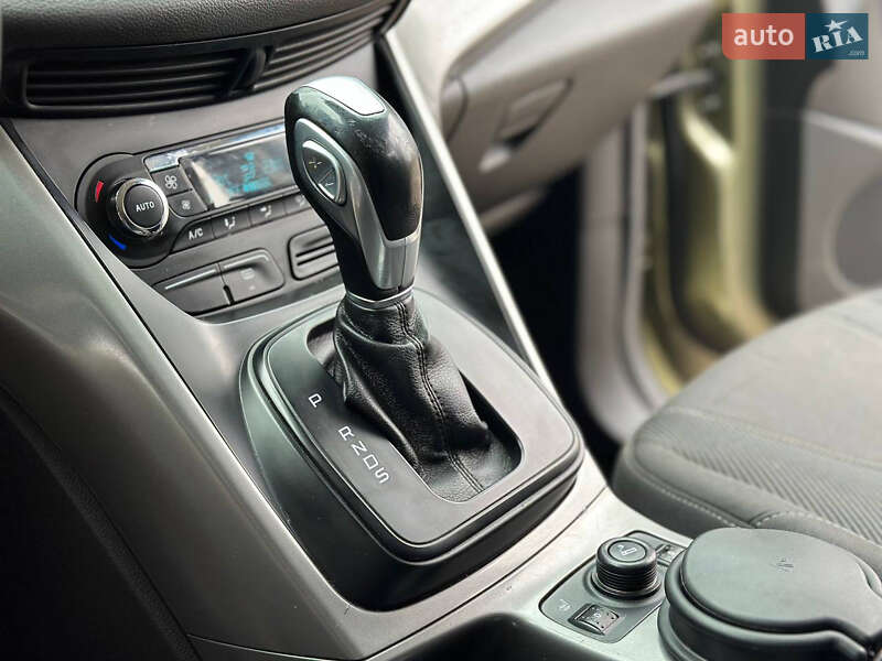 Внедорожник / Кроссовер Ford Kuga 2013 в Днепре