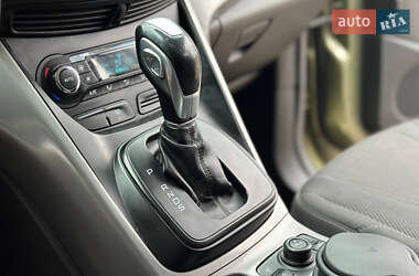 Внедорожник / Кроссовер Ford Kuga 2013 в 