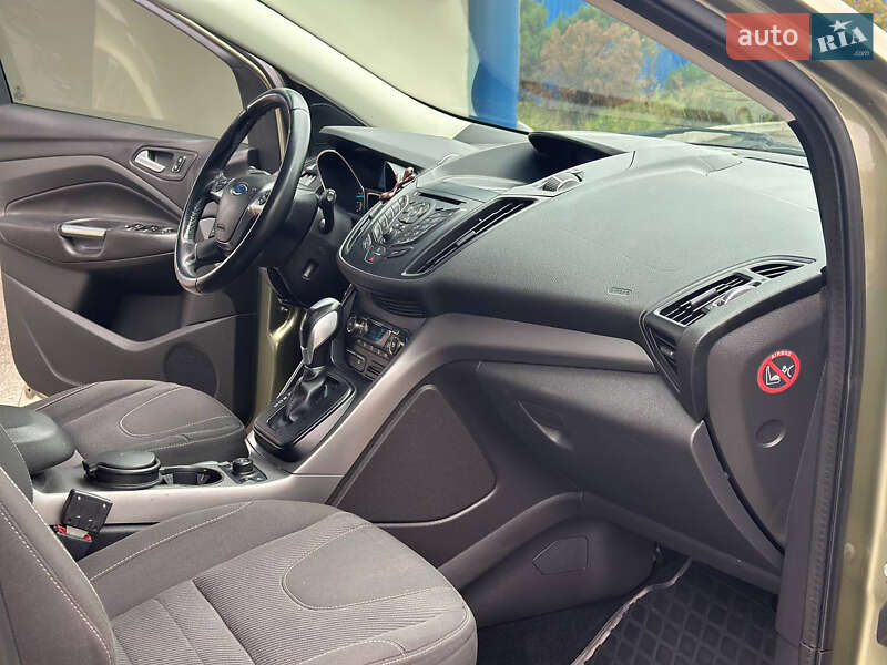 Внедорожник / Кроссовер Ford Kuga 2013 в Днепре