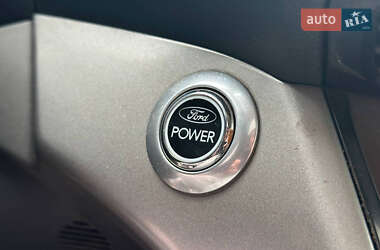 Внедорожник / Кроссовер Ford Kuga 2013 в 