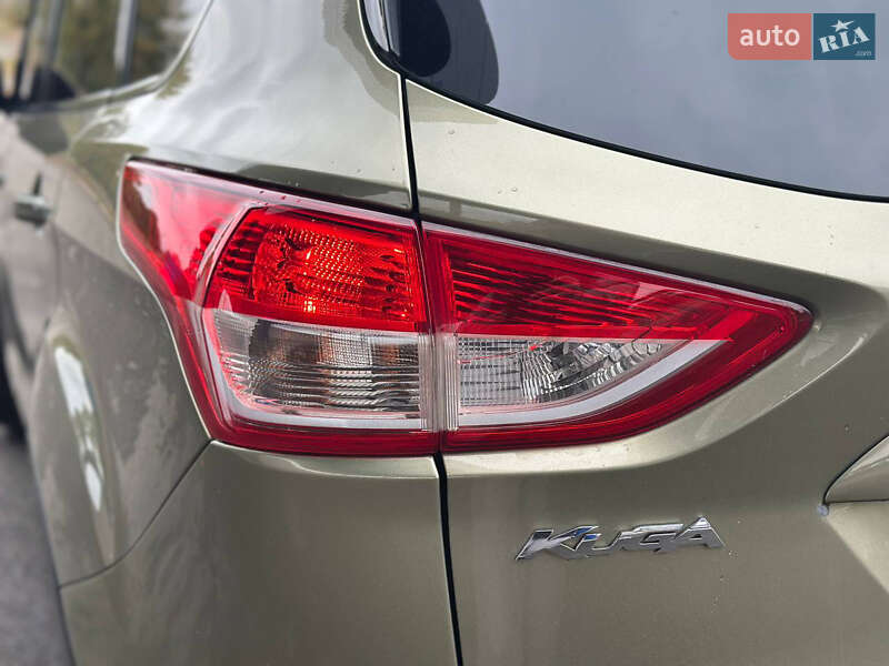 Внедорожник / Кроссовер Ford Kuga 2013 в Днепре