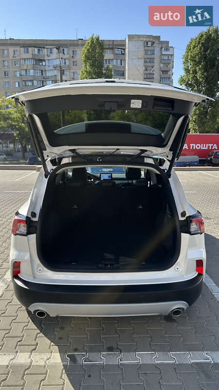 Внедорожник / Кроссовер Ford Kuga 2021 в Одессе
