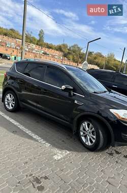 Внедорожник / Кроссовер Ford Kuga 2012 в 