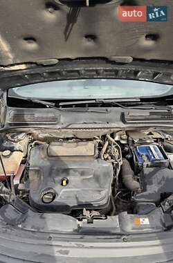 Внедорожник / Кроссовер Ford Kuga 2012 в 