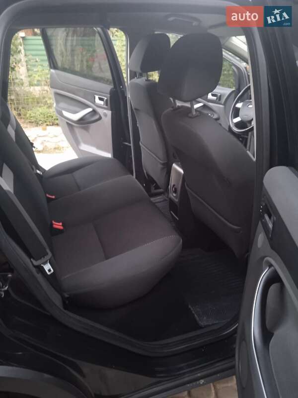 Внедорожник / Кроссовер Ford Kuga 2011 в Скалате