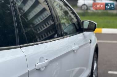 Внедорожник / Кроссовер Ford Kuga 2016 в 