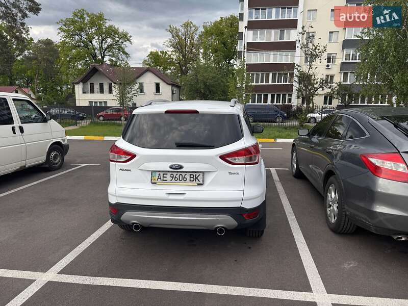 Внедорожник / Кроссовер Ford Kuga 2016 в Ирпене