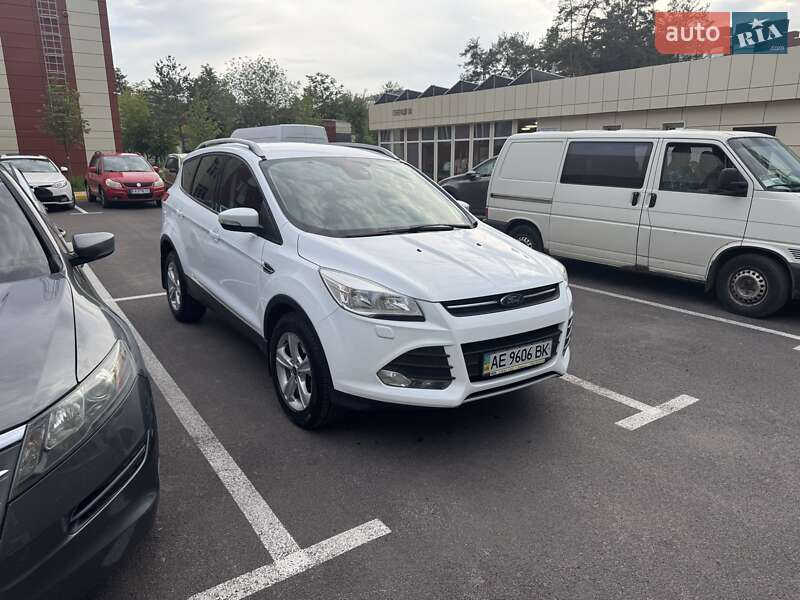 Внедорожник / Кроссовер Ford Kuga 2016 в Ирпене