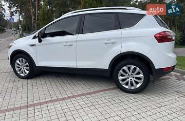 Внедорожник / Кроссовер Ford Kuga 2010 в 