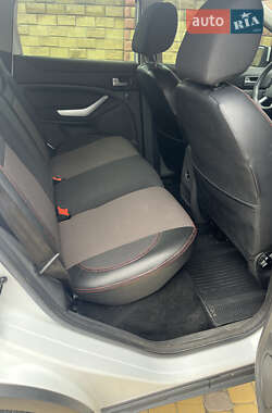 Внедорожник / Кроссовер Ford Kuga 2010 в 