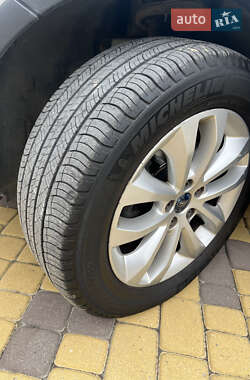 Внедорожник / Кроссовер Ford Kuga 2010 в 