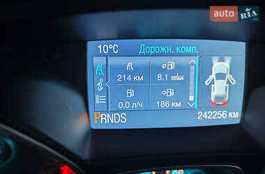 Внедорожник / Кроссовер Ford Kuga 2014 в 