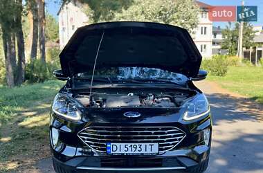 Внедорожник / Кроссовер Ford Kuga 2021 в 