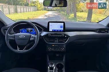 Внедорожник / Кроссовер Ford Kuga 2021 в 