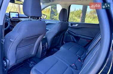 Внедорожник / Кроссовер Ford Kuga 2021 в 