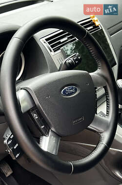 Позашляховик / Кросовер Ford Kuga 2011 в 