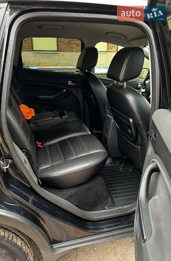 Позашляховик / Кросовер Ford Kuga 2011 в 