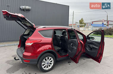 Внедорожник / Кроссовер Ford Kuga 2015 в 