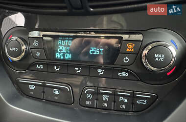 Внедорожник / Кроссовер Ford Kuga 2015 в 