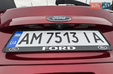 Внедорожник / Кроссовер Ford Kuga 2015 в 
