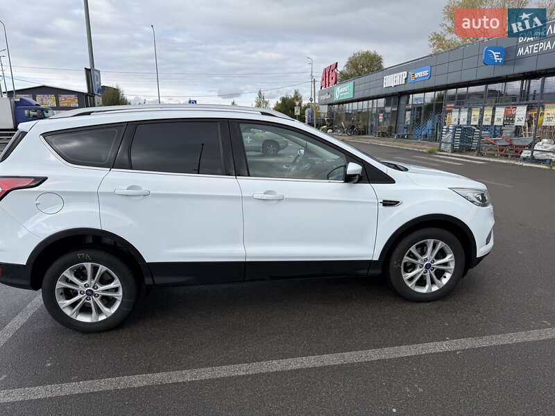 Внедорожник / Кроссовер Ford Kuga 2019 в Киеве
