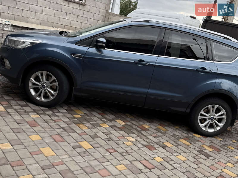 Внедорожник / Кроссовер Ford Kuga 2019 в Кривом Роге