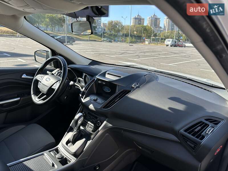 Внедорожник / Кроссовер Ford Kuga 2016 в Киеве