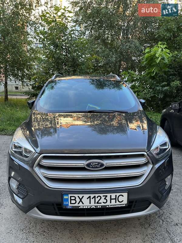 Позашляховик / Кросовер Ford Kuga 2017 в Ірпені