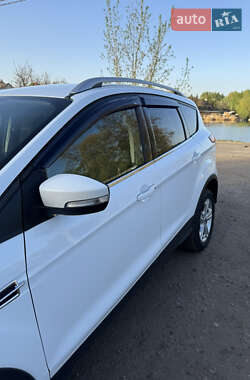 Внедорожник / Кроссовер Ford Kuga 2013 в 