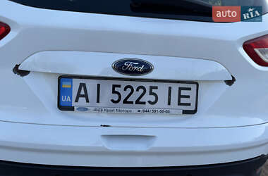 Внедорожник / Кроссовер Ford Kuga 2013 в 